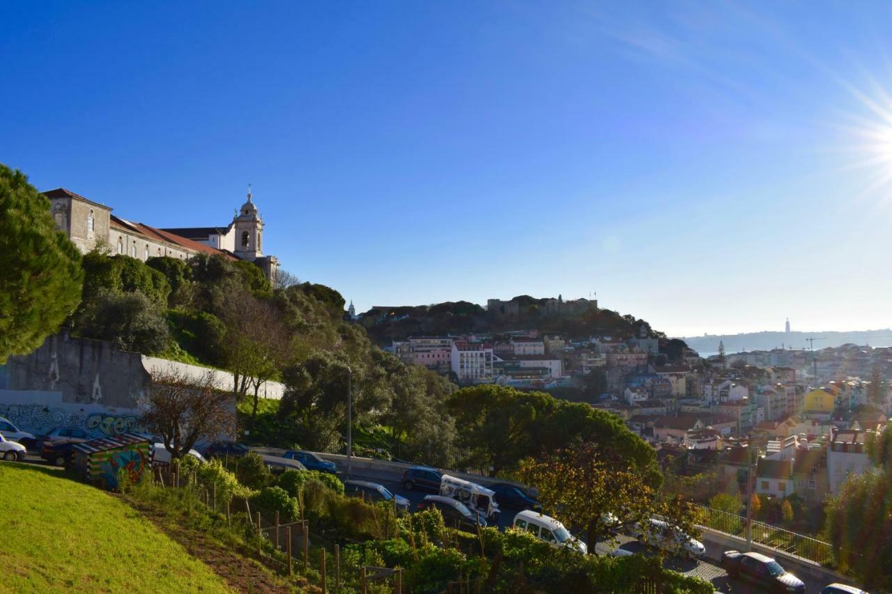 Aesthetic Riverview Apartment In Historical Lisbon Exterior photo