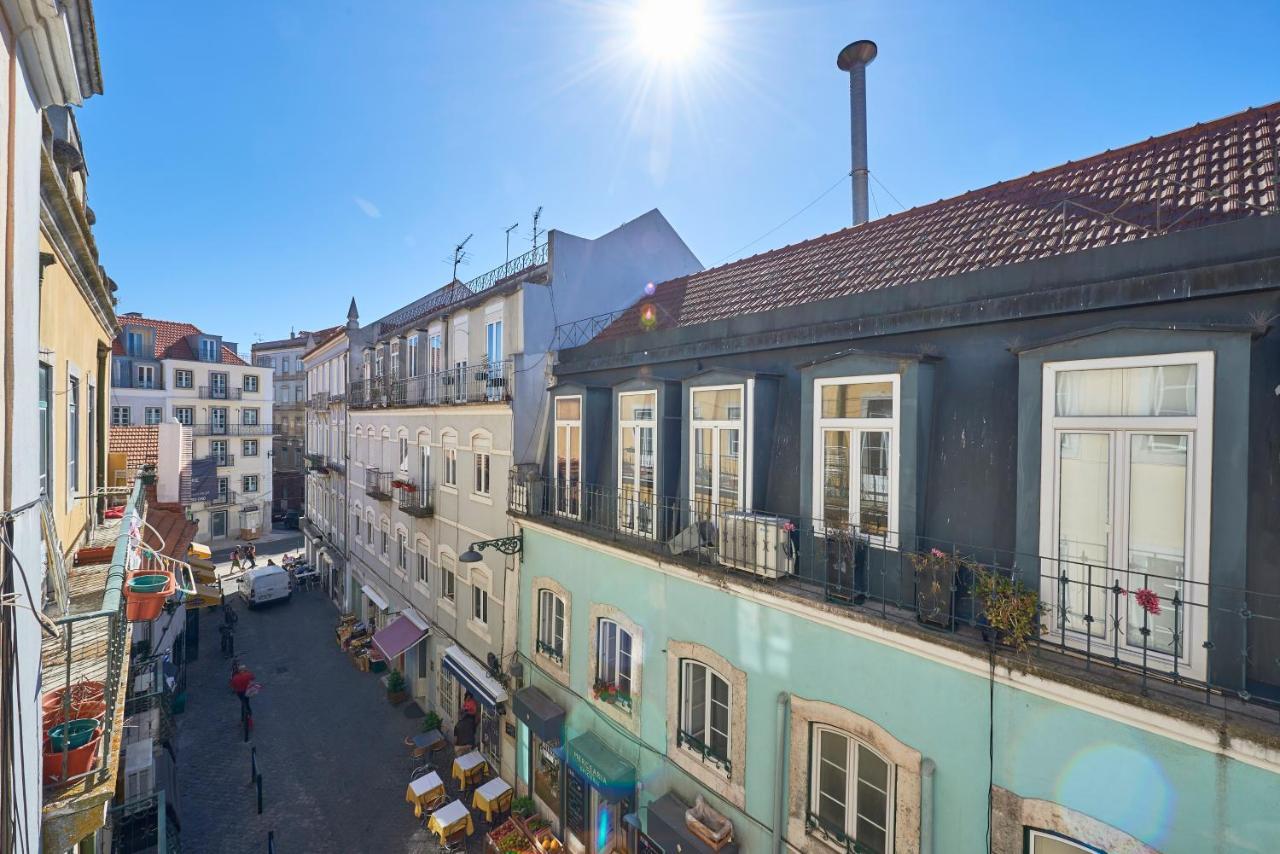 Aesthetic Riverview Apartment In Historical Lisbon Exterior photo