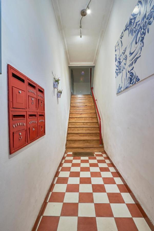 Aesthetic Riverview Apartment In Historical Lisbon Exterior photo