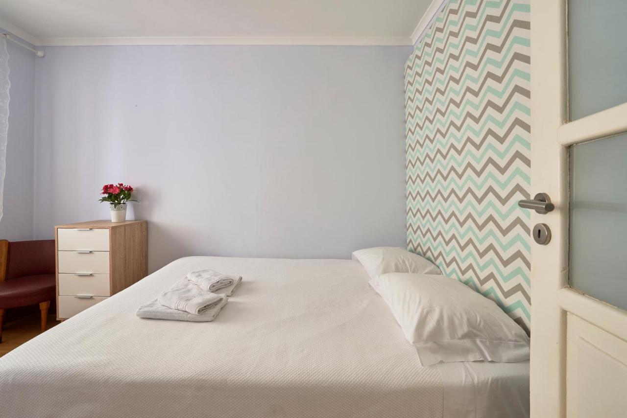 Aesthetic Riverview Apartment In Historical Lisbon Exterior photo
